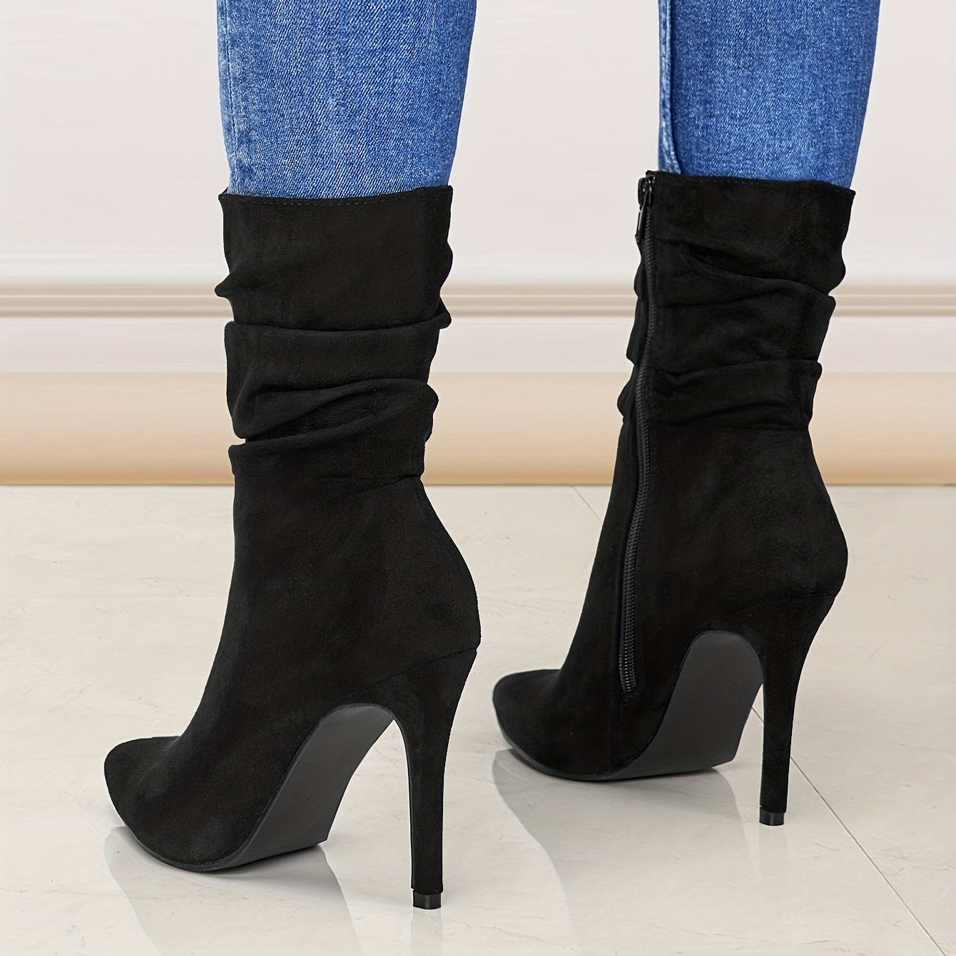 Women's Long Leg Knee High Boots for Autumn and Winter 2025, New Style for Women with Pointed Toes, Fine Heels, and Wrinkled Middle Heels, Women Shoes