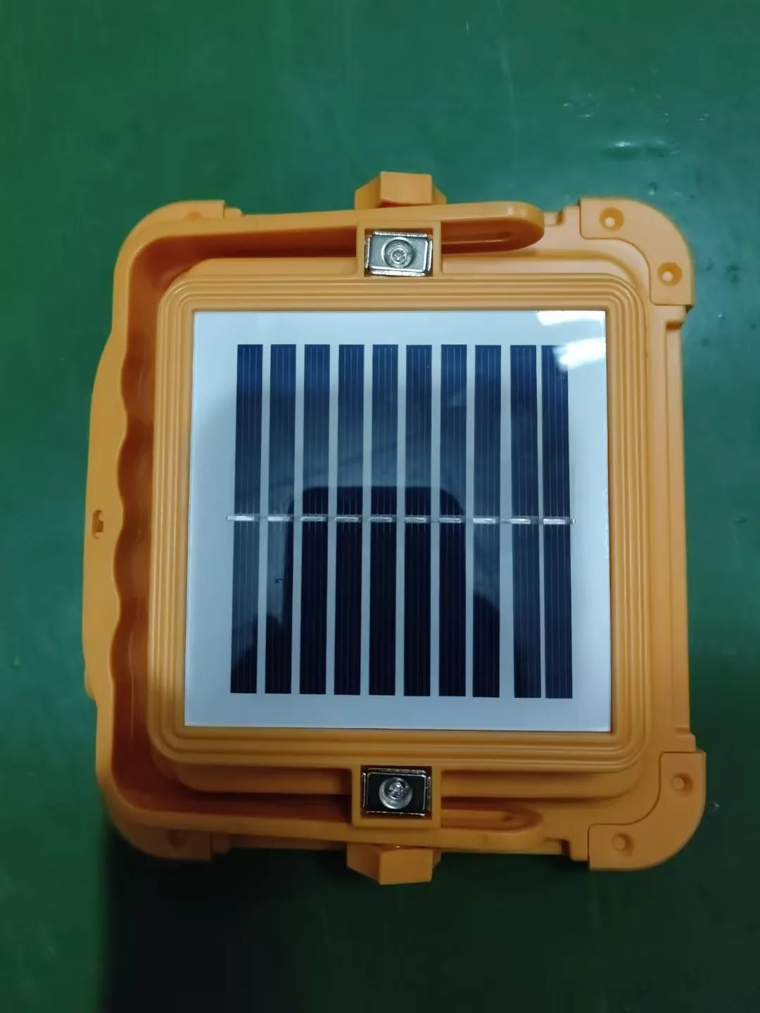 Kommerzielle Solarlaterne, 2000 mAh, Leistungskapazität, 15-Stunden-Bedienung, tragbares LED-System für Straßenautomaten, Campingsicherheit