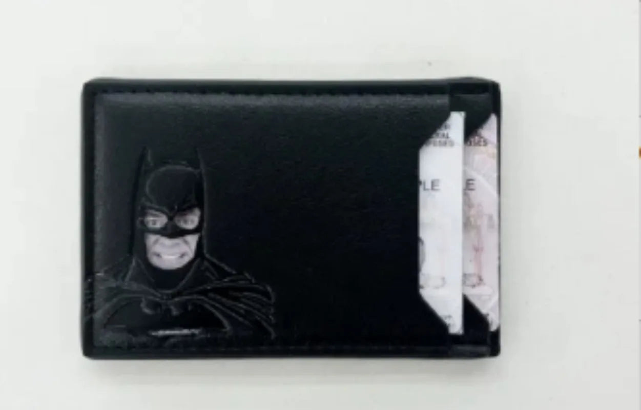 BEAST KINGDOM Fledermaus-Geldbörse für Herren – stilvolles Batman-Design, langlebige Bifold-Geldbörse mit mehreren Kartenfächern, Geschenk zum Vatertag