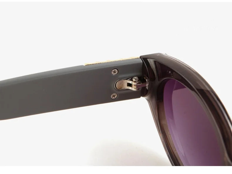 2025 Glamouröse Mode-Sonnenbrille für Damen Luxuriöse Ovale Designer-Brille für Herren Trendige Klassische Marken-Unisex-Brille UV400-Schutz