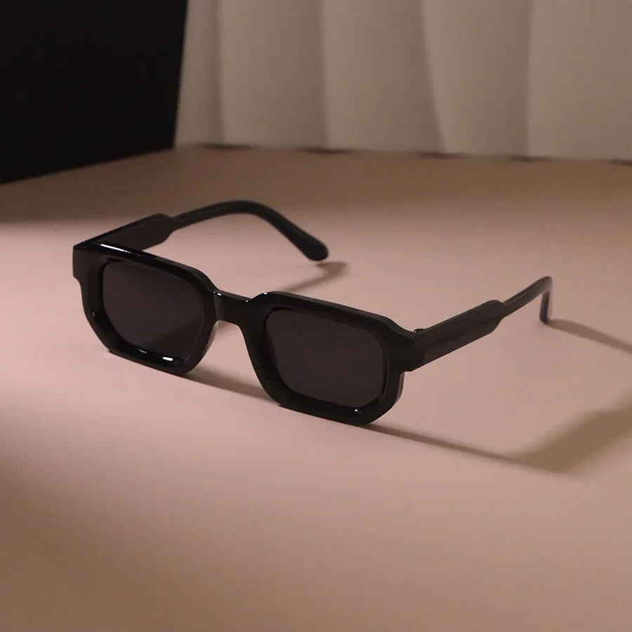 Neue rechteckige Sonnenbrille Frauen Männer luxuriöse Marke Designer lässige Sonnenbrille weibliche männliche Kunststoff Persönlichkeit Outdoor-Brillen