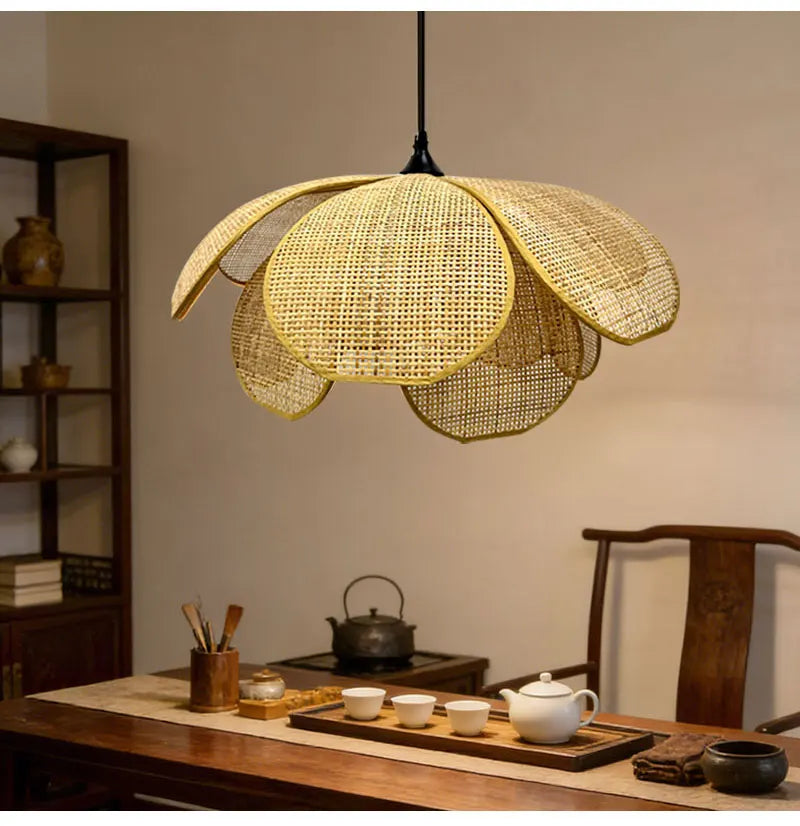 E27 Blütenblatt-Pendelleuchte im japanischen Stil, handgewebte Rattan-Pendelleuchte, Esszimmer, Schlafzimmer, Wohnzimmer, Boho-Blumen-Kronleuchter