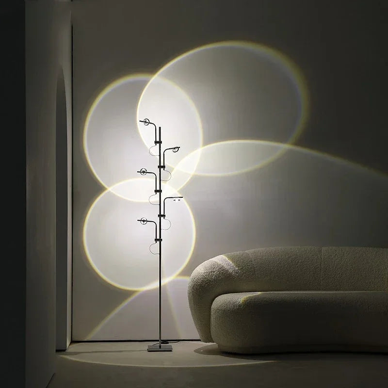 Moderne minimalistische Designer-Projektionslampe mit mehreren Köpfen, minimalistischer Stil, Heimdekoration, Licht, Wohnzimmer, LED-Stehlampe