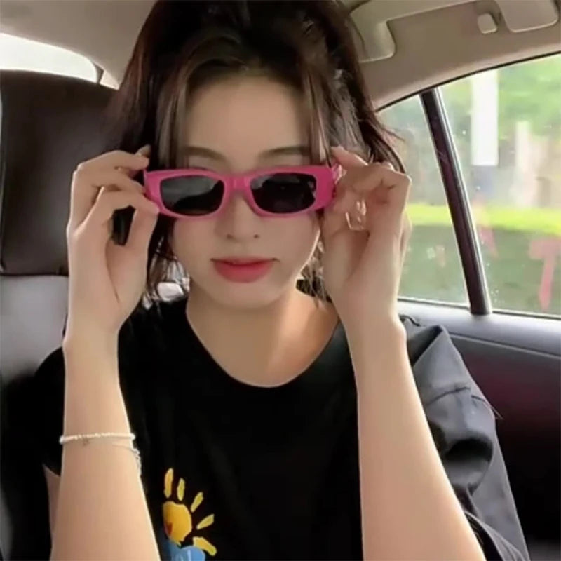 Sonnenbrille weiblich ins Straße Schießen Sonnenschutz Internet Celebrity Brille funky konkave Form kleine Rahmen Sonnenbrille 5326