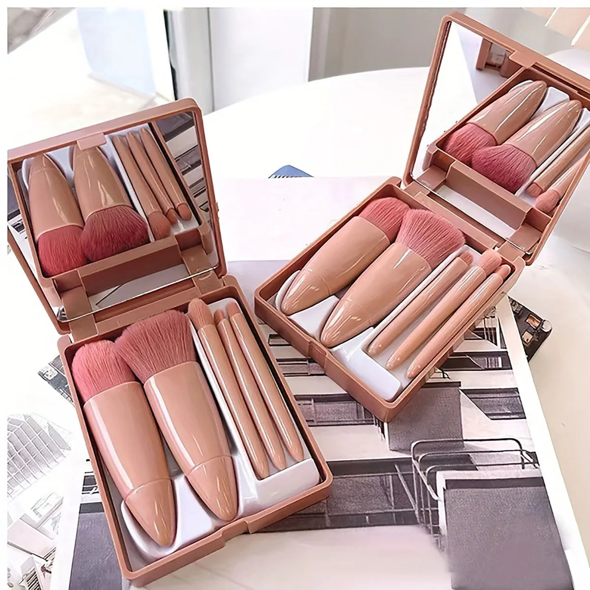 5-teiliges tragbares Make-up-Pinsel-Set mit Spiegel – faltbares Reise-Set, Mini-Make-up-Pinsel-Set, Reise-Make-up-Pinsel-Set
