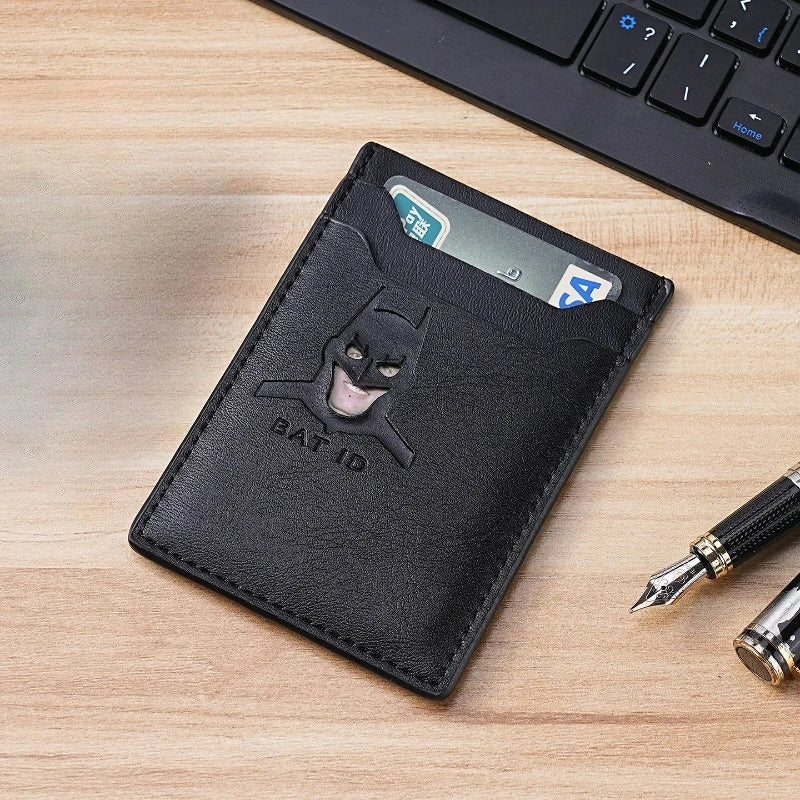 BEAST KINGDOM Fledermaus-Geldbörse für Herren – stilvolles Batman-Design, langlebige Bifold-Geldbörse mit mehreren Kartenfächern, Geschenk zum Vatertag