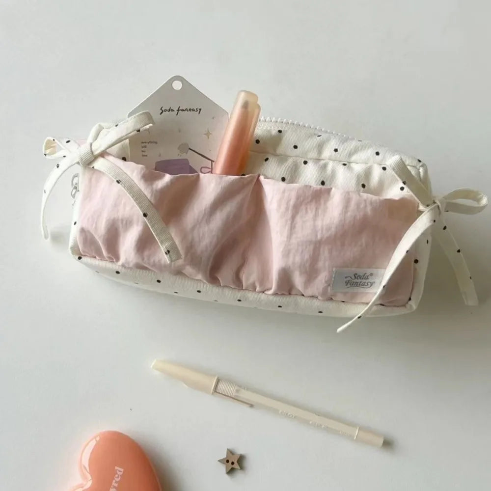 Einfache und Nische, niedliche schneeweiße gepunktete Bleistifttasche, große Kapazität, Studenten-Bleistiftbox, Make-up-Aufbewahrungstaschen, Schreibwaren