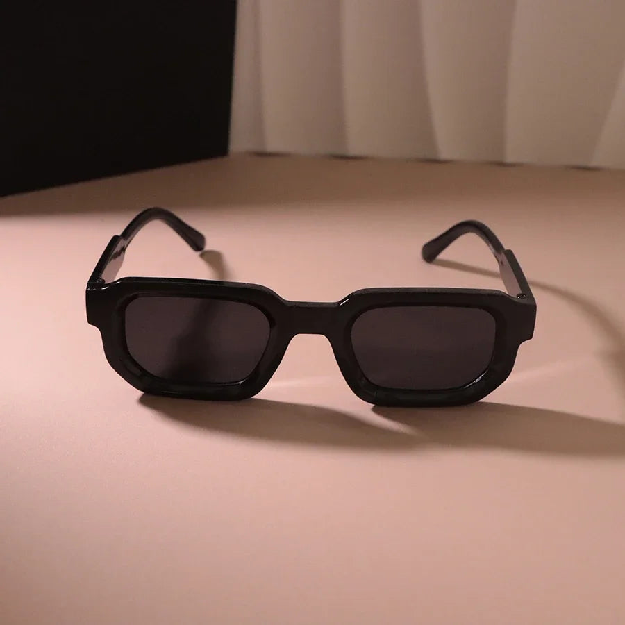 Neue rechteckige Sonnenbrille Frauen Männer luxuriöse Marke Designer lässige Sonnenbrille weibliche männliche Kunststoff Persönlichkeit Outdoor-Brillen