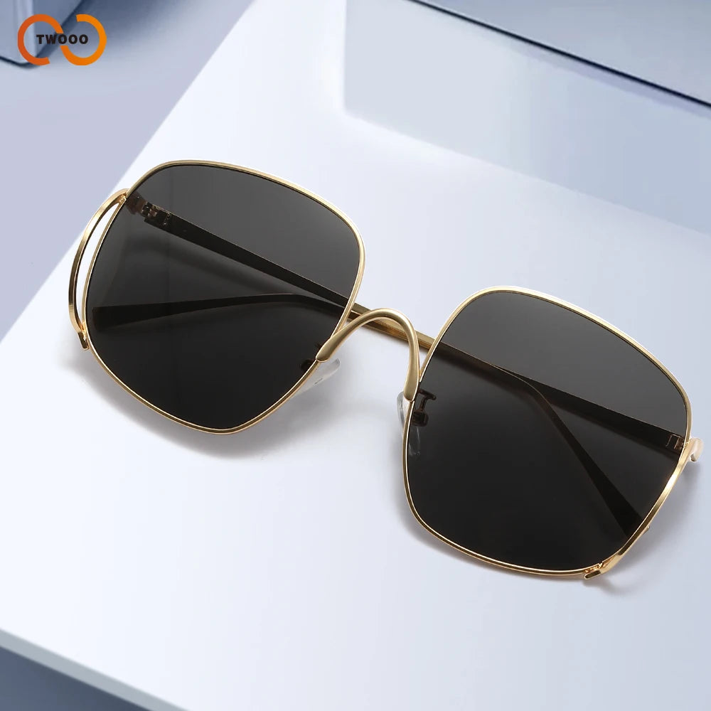 Übergroße Quadratische Sonnenbrille für Damen Luxuriöser Legierungsrahmen Trendige Große Gläser Einzigartige Gebogene Bügel-Brillenfassung