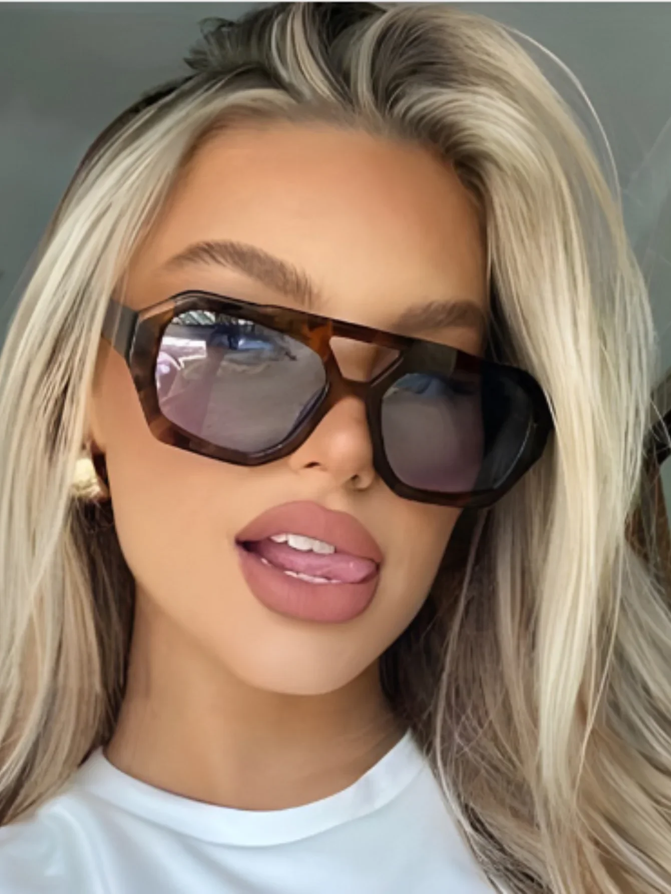 Grenzüberschreitende europäische und amerikanische Doppelstrahl-Sonnenbrille, unregelmäßige Sonnenbrille, 2023, neue personalisierte Retro-Sonnenbrille, beliebt auf dem Intern