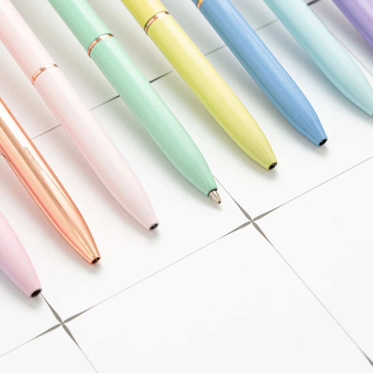 1-teiliger Lytwtw's Candy Color INS rotierender Perlen-Metall-Kugelschreiber für Schule und Büro, Schreibwaren, Geschenk