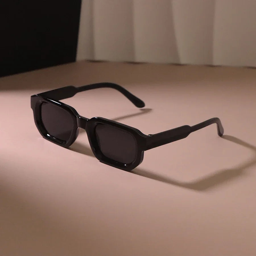 Neue rechteckige Sonnenbrille Frauen Männer luxuriöse Marke Designer lässige Sonnenbrille weibliche männliche Kunststoff Persönlichkeit Outdoor-Brillen